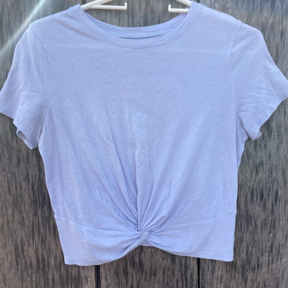 Hollister cropped tee. A cotton material and a light purple/blue color